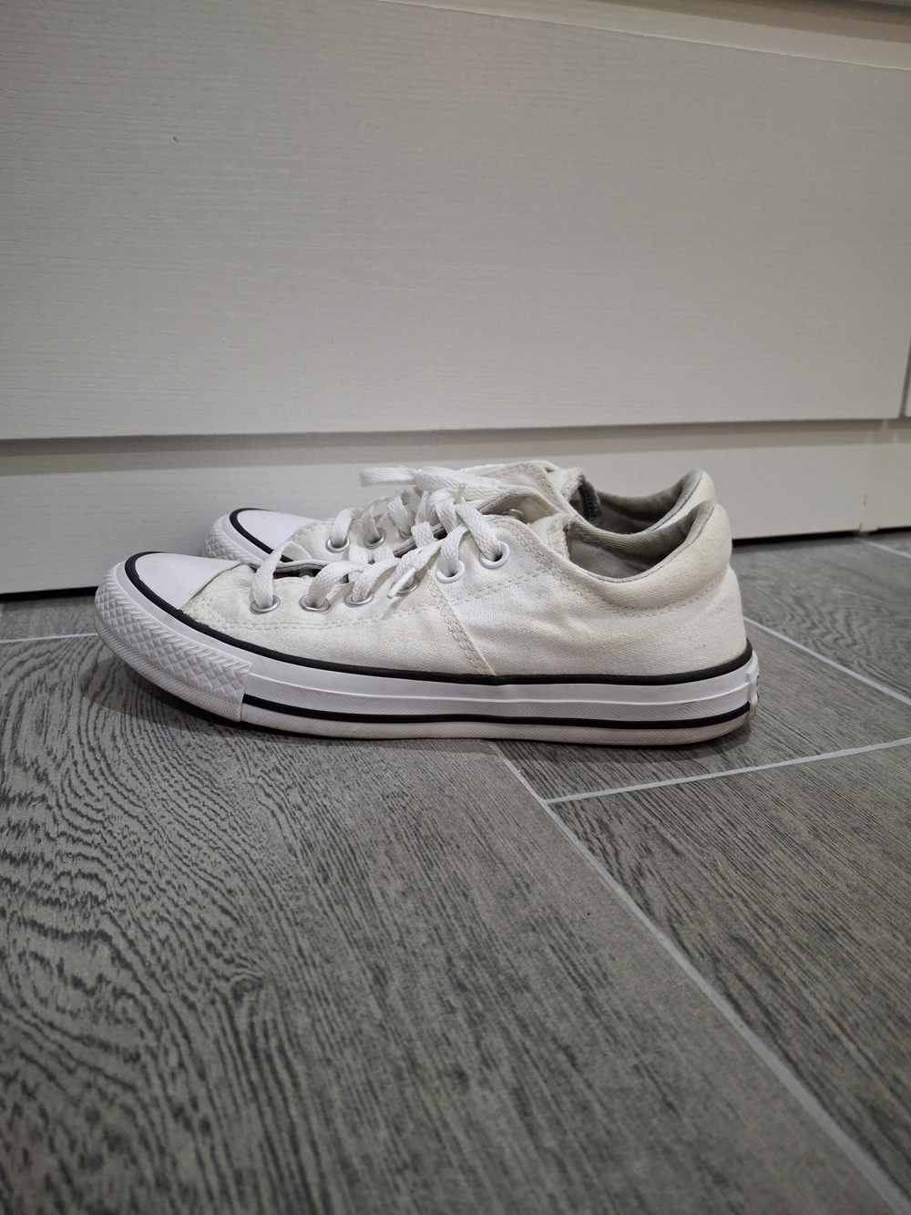 Converse - Picture 4 of 9